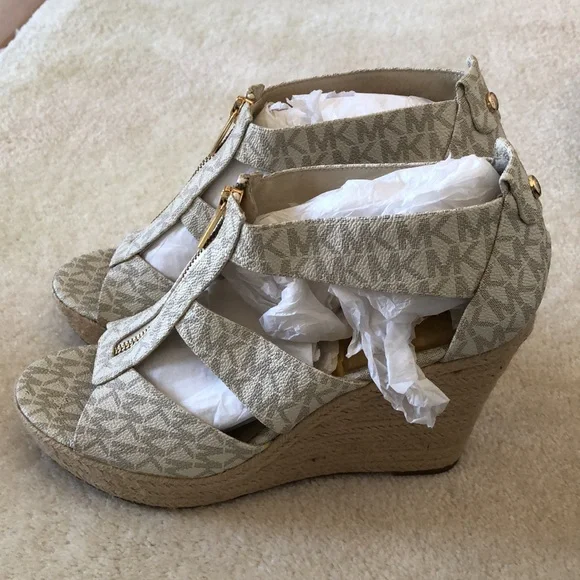Vintage Michael Kors Dakota Wedge MK Mini Logo PVC Vanilla Espadrille Wedge - Picture 2 of 4